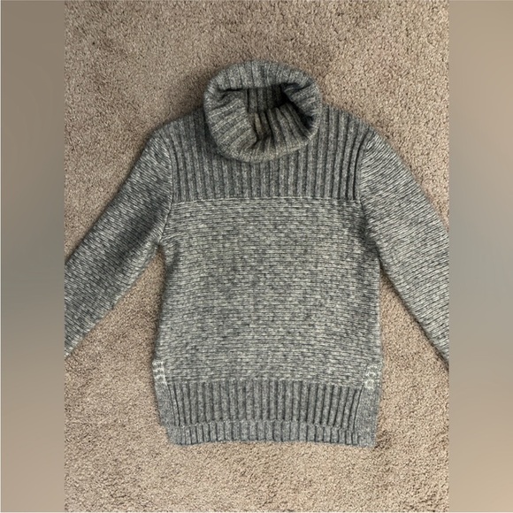 Banana Republic Italian Yarn Wool Blend Turtleneck – XS coastal, fisherman core - Picture 2 of 8
